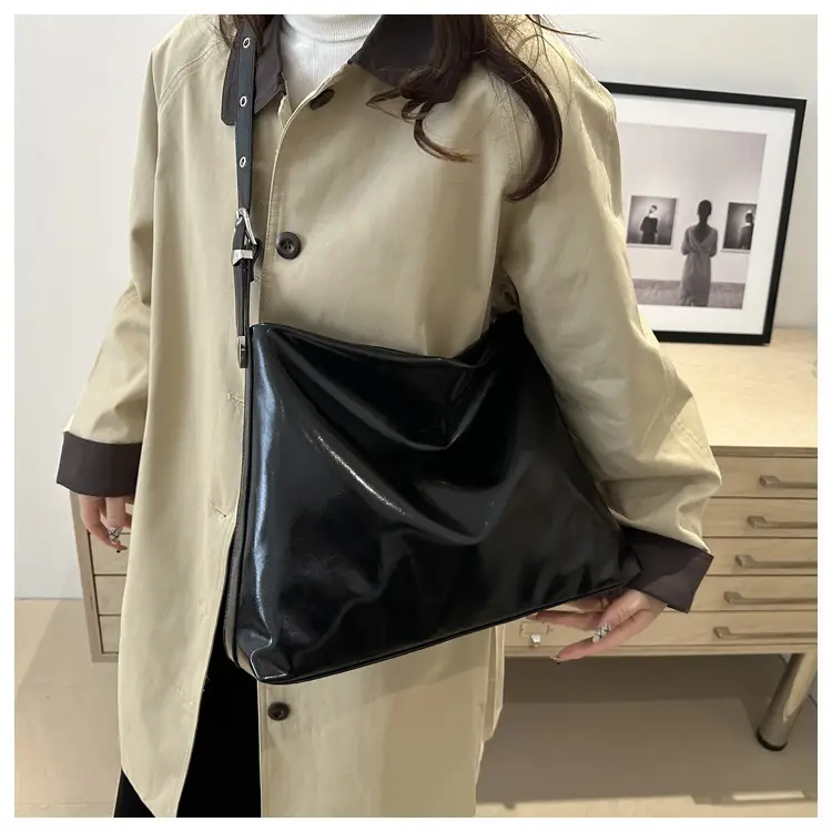 Black Large Shoulder Bag Women 2025 New Arrival — feature 11