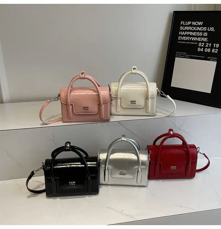 Red Minimalist Women's Shoulder Crossbody Bag 2026 — feature 1