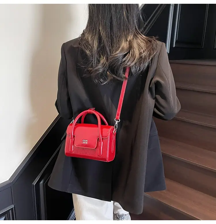 Red Minimalist Women's Shoulder Crossbody Bag 2026 — feature 10