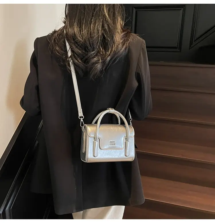 Red Minimalist Women's Shoulder Crossbody Bag 2026 — feature 14