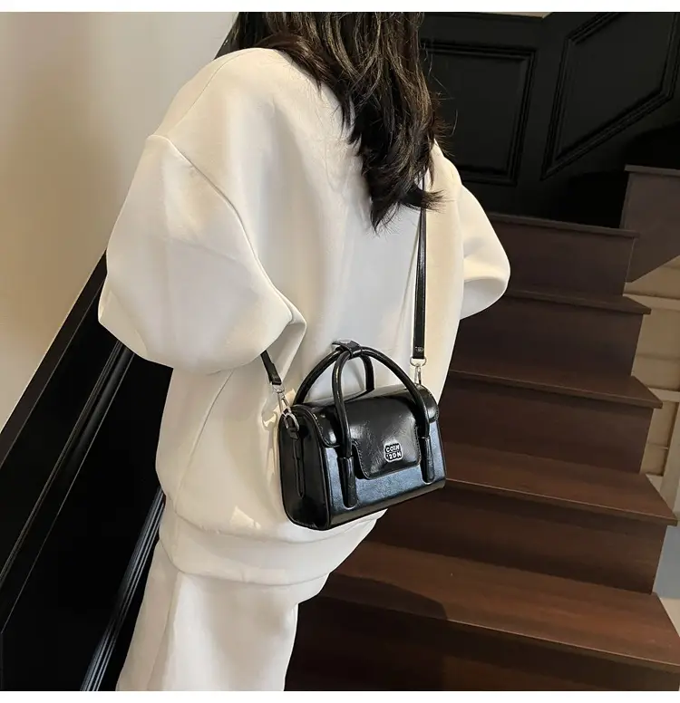 Red Minimalist Women's Shoulder Crossbody Bag 2026 — feature 19