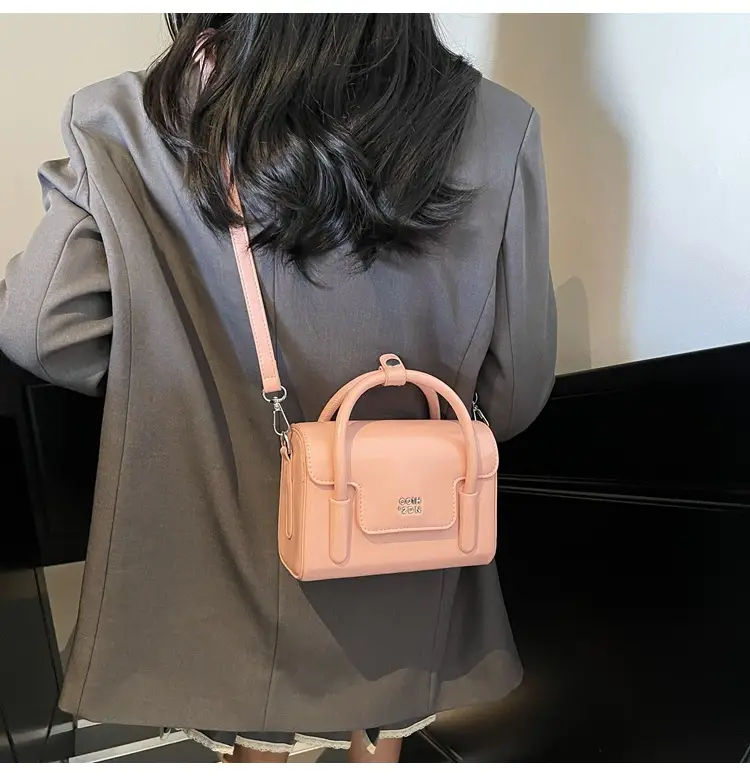 Red Minimalist Women's Shoulder Crossbody Bag 2026 — feature 22