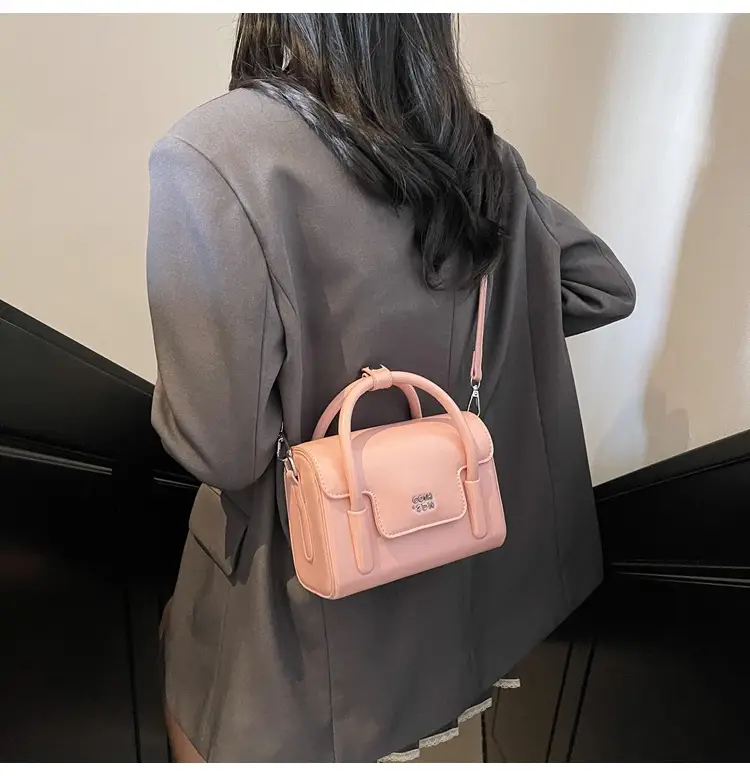 Red Minimalist Women's Shoulder Crossbody Bag 2026 — feature 23