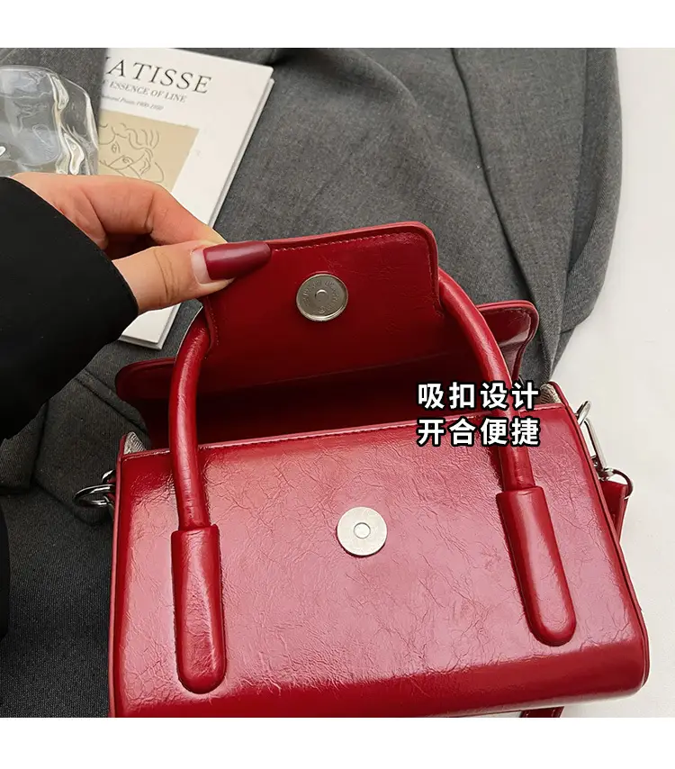 Red Minimalist Women's Shoulder Crossbody Bag 2026 — feature 5