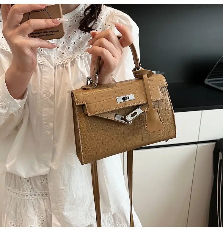 Women's High-end Embossed Kelly Shoulder Bag 2025 — feature 13