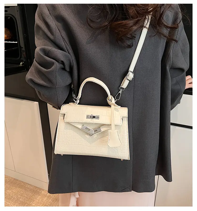 Women's High-end Embossed Kelly Shoulder Bag 2025 — feature 3