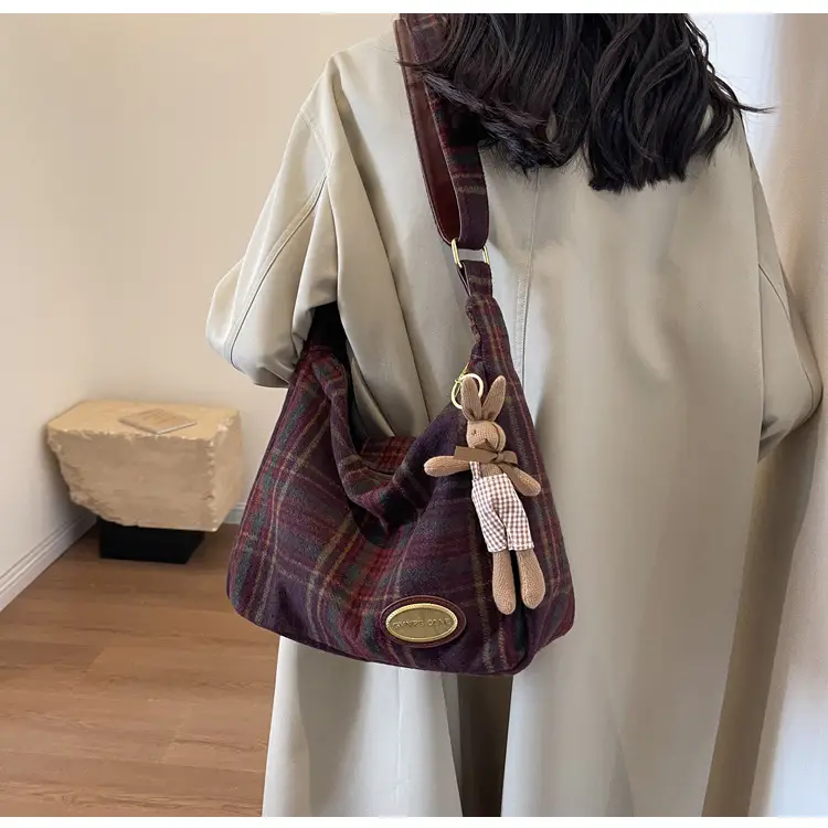 Retro Plaid Woolen Crossbody Bag for Women — feature 17