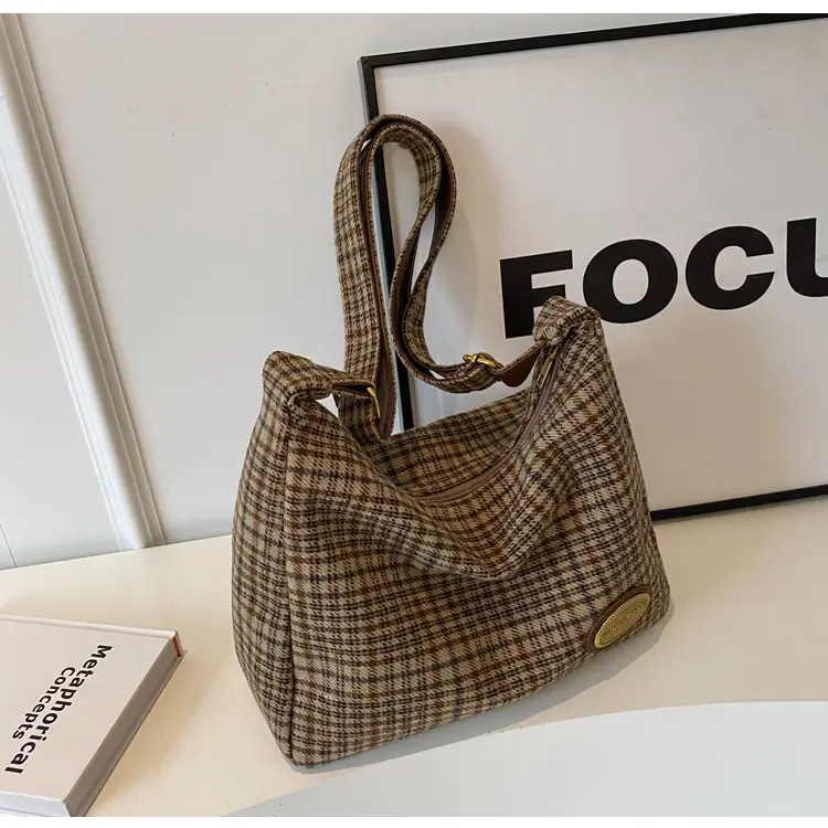 Retro Plaid Woolen Crossbody Bag for Women — feature 39