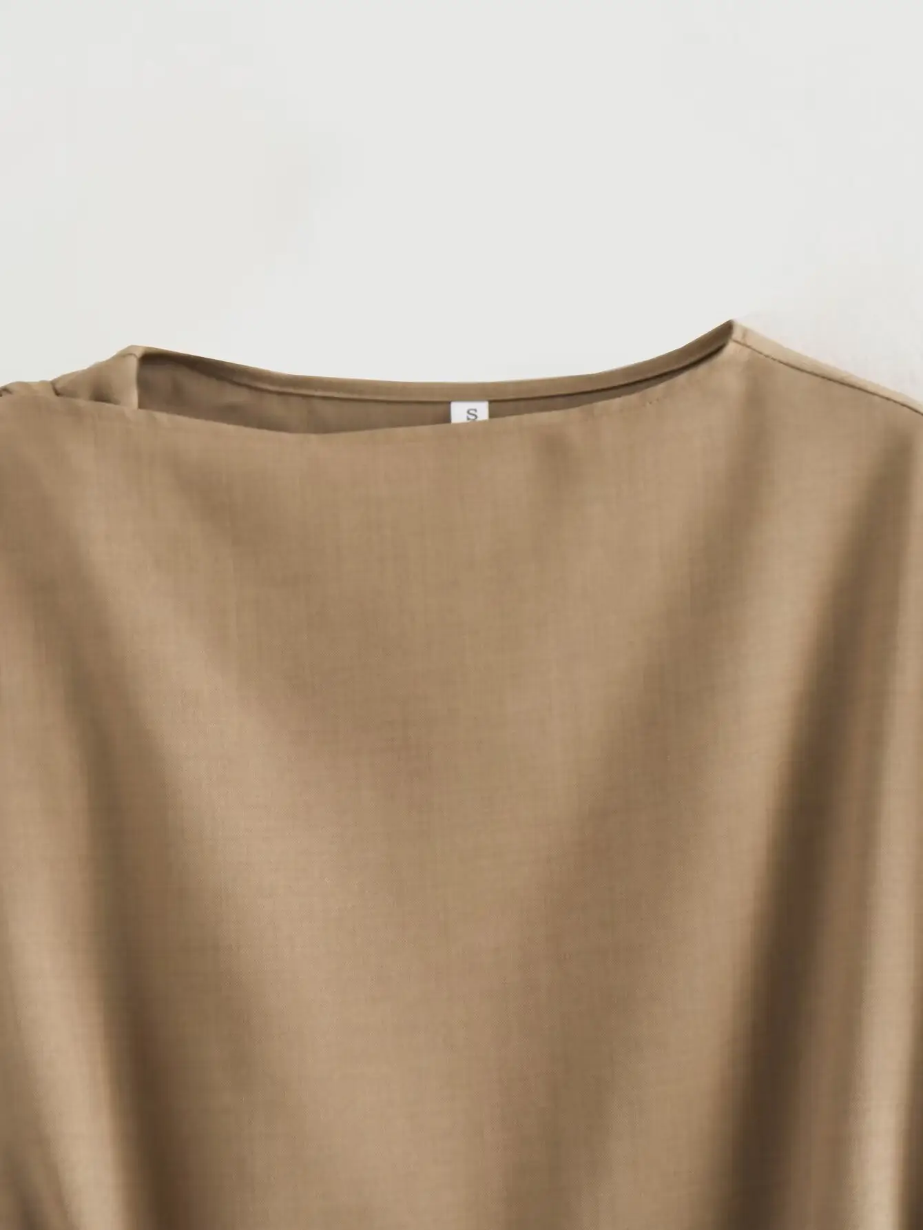 Cross-border 2025 Belt Top & Capri Pants Set Tan — feature 6