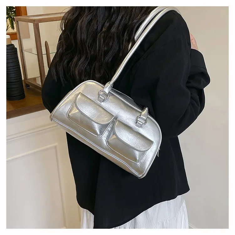 Black Leather Shoulder Bag with Chain Detail — feature 10