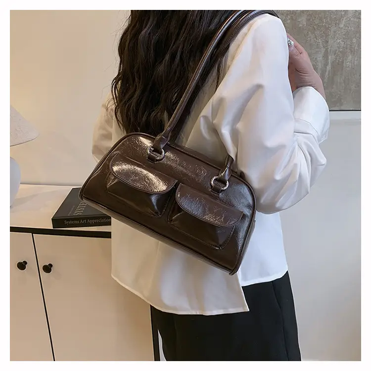 Black Leather Shoulder Bag with Chain Detail — feature 13