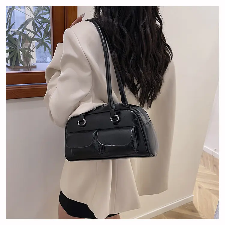 Black Leather Shoulder Bag with Chain Detail — feature 16