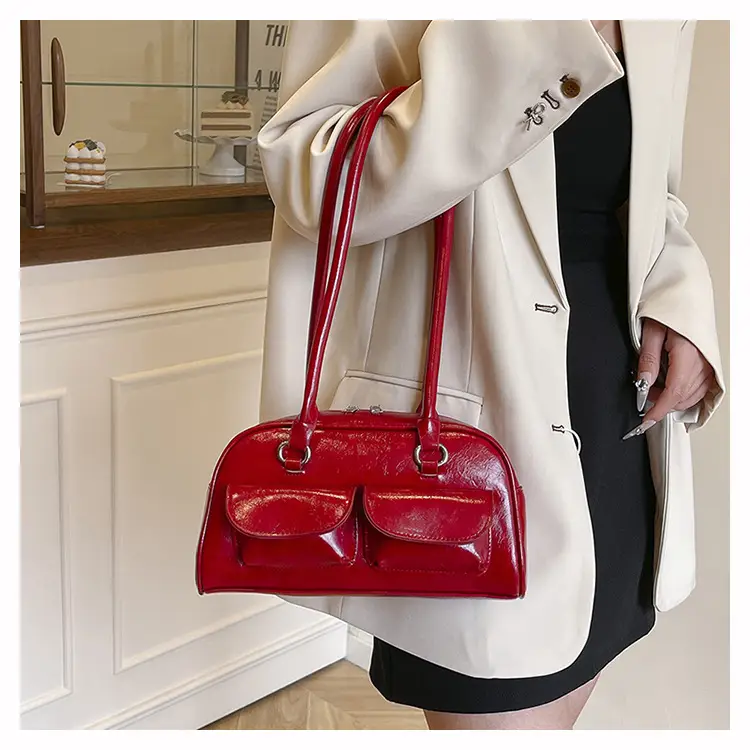 Black Leather Shoulder Bag with Chain Detail — feature 19