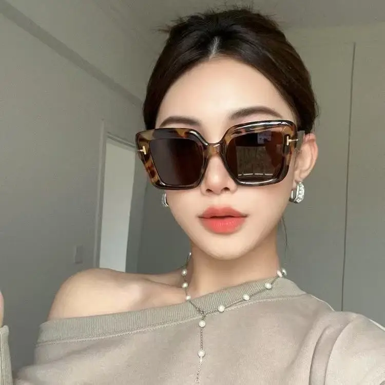 2025 Square Tortoiseshell Sunglasses Women Street Photography - Image 10