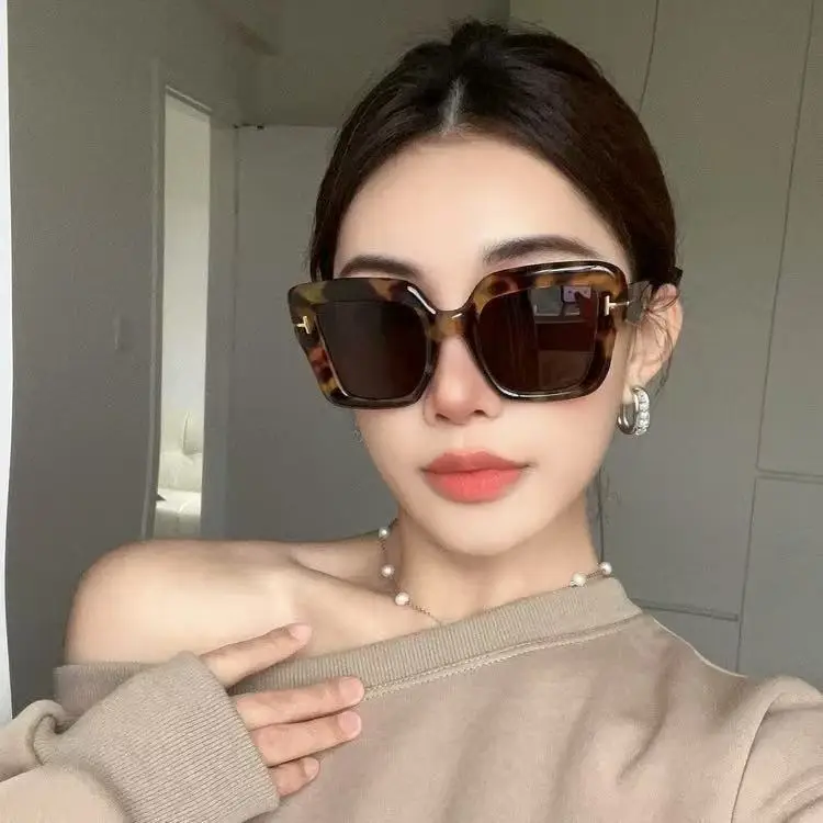 2025 Square Tortoiseshell Sunglasses Women Street Photography - Image 12