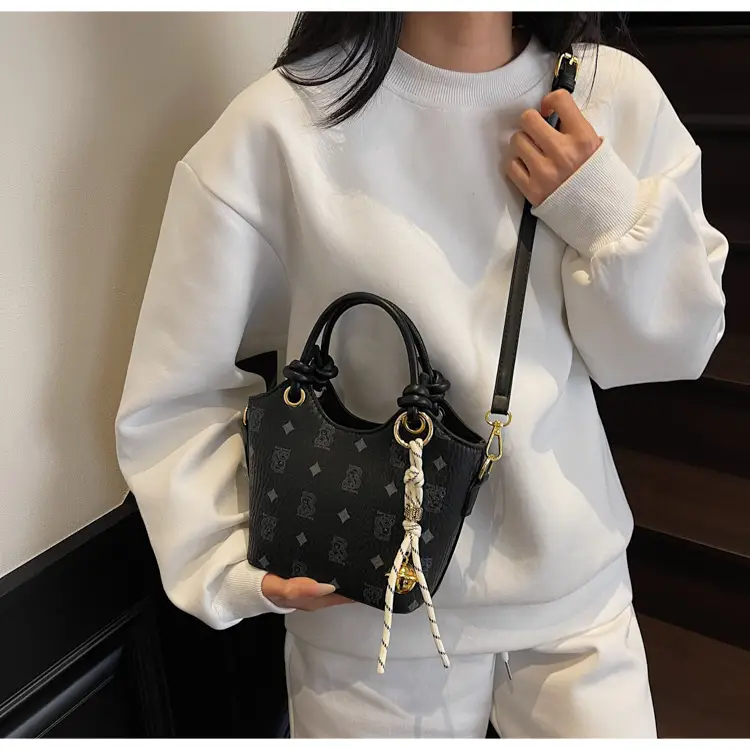 Pink Printed Hand Bag Women's 2025 New Fashionable Textile All-match Shoulder Bag Super Popular Crossbody Bag — feature 30