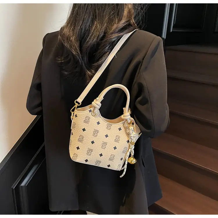 Pink Printed Hand Bag Women's 2025 New Fashionable Textile All-match Shoulder Bag Super Popular Crossbody Bag — feature 33