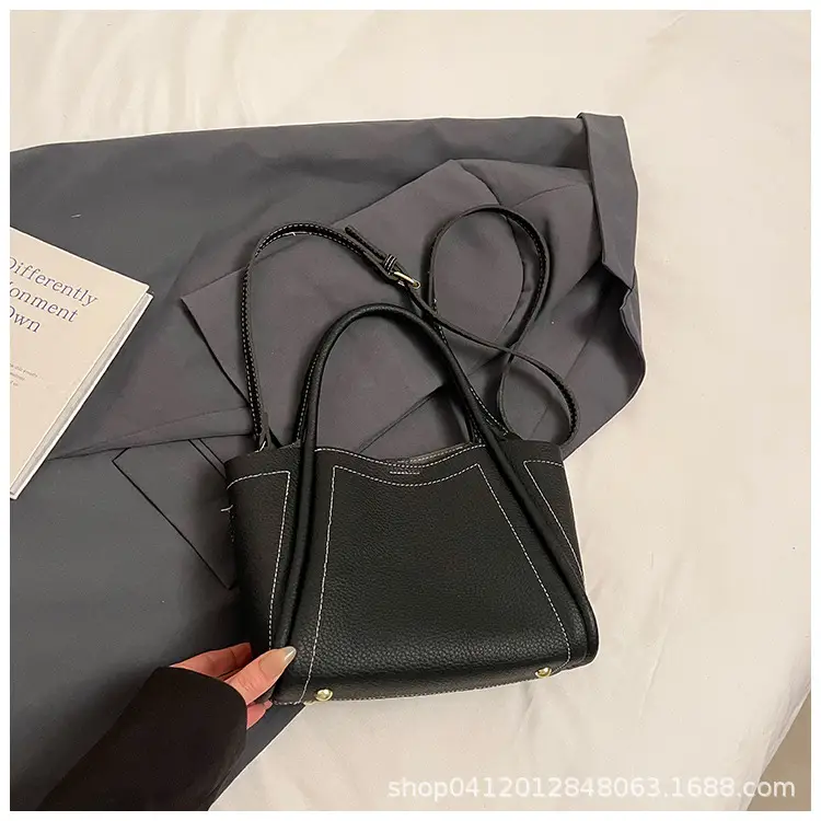 Black Vintage Shoulder Bag for Women Autumn Winter