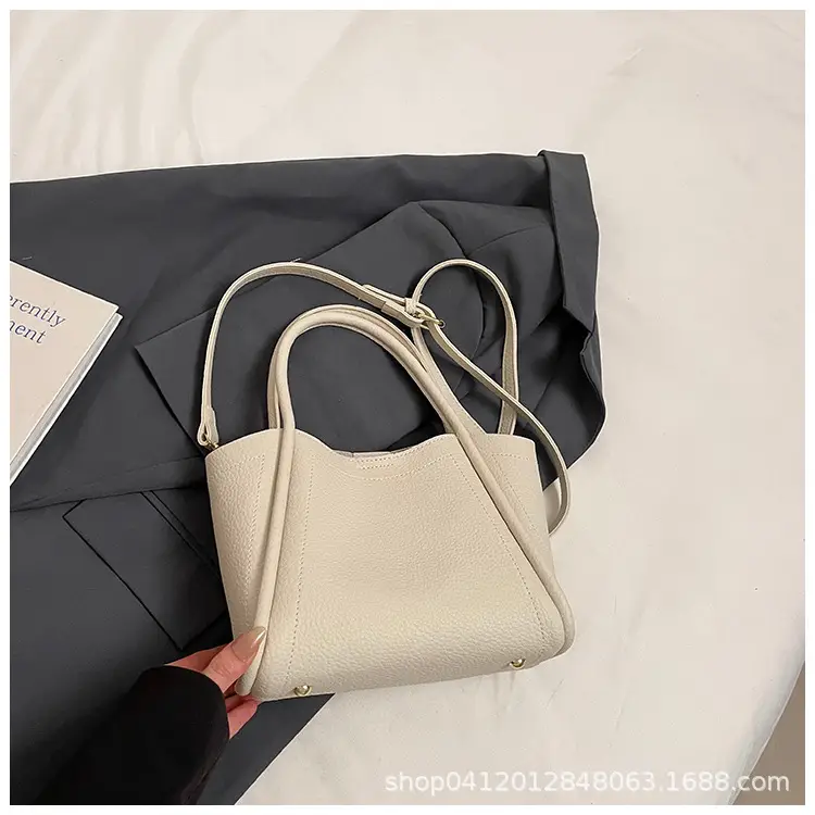 Black Vintage Shoulder Bag for Women Autumn Winter