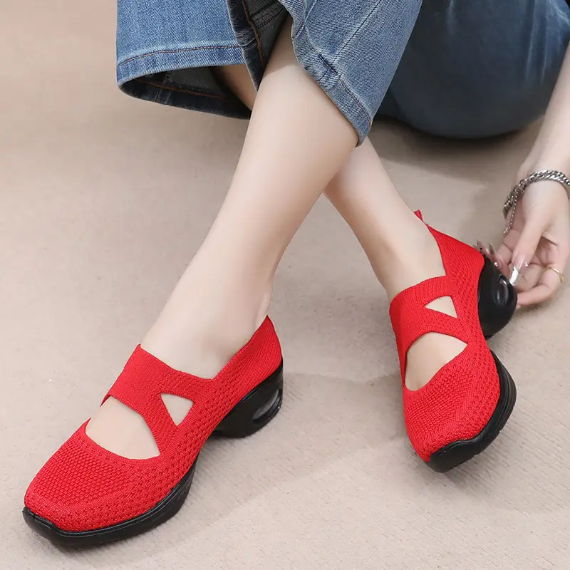 Breathable Flying Woven Noodle Dancing Shoes Women's Work Shoes Soft Sole Air Cushion Moms Shoes Old Beijing Cloth Shoes Women's Square Dancing Shoes - Image 4