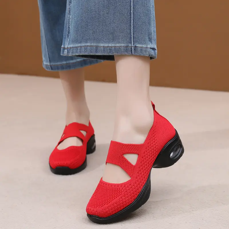 Breathable Flying Woven Noodle Dancing Shoes Women's Work Shoes Soft Sole Air Cushion Moms Shoes Old Beijing Cloth Shoes Women's Square Dancing Shoes - Image 2