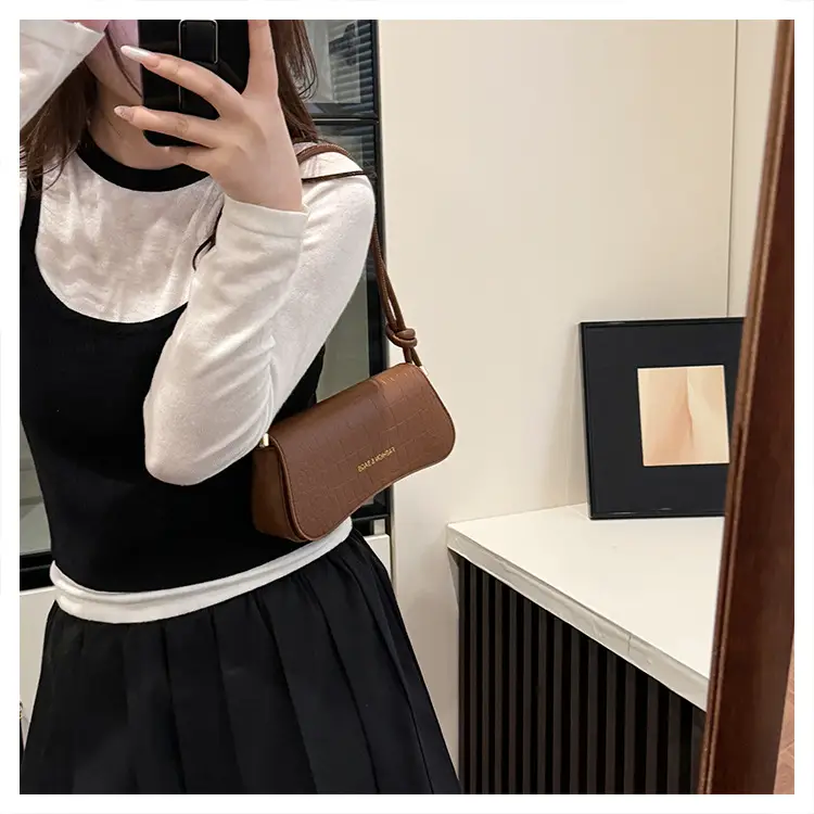 Retro Crossbody Bag Women Brown Croc Texture 2025 — feature 16