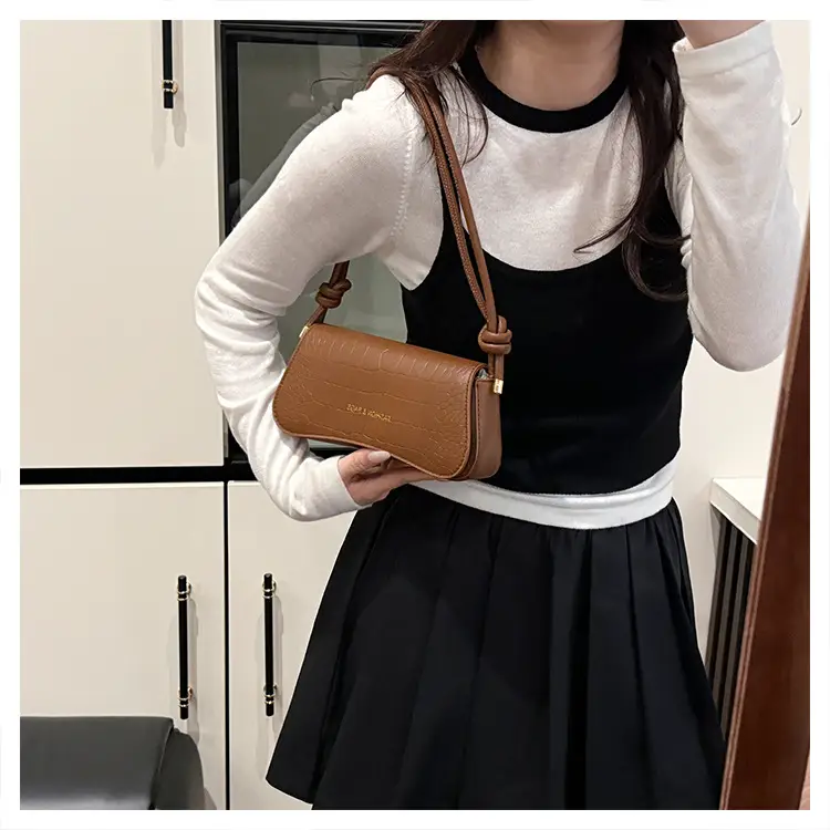 Retro Crossbody Bag Women Brown Croc Texture 2025 — feature 17