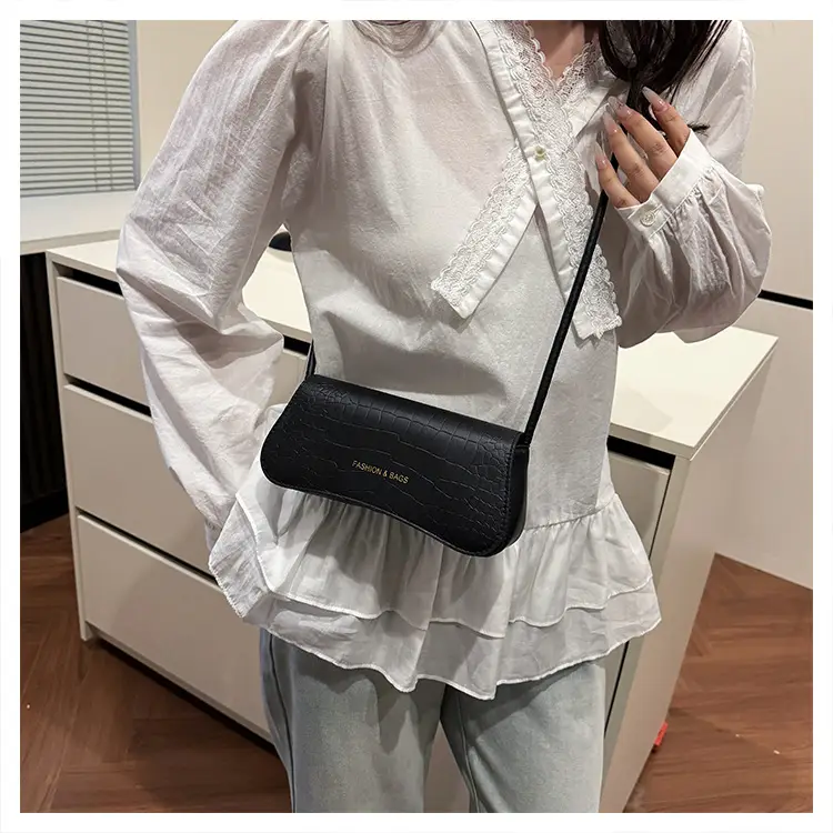 Retro Crossbody Bag Women Brown Croc Texture 2025 — feature 28