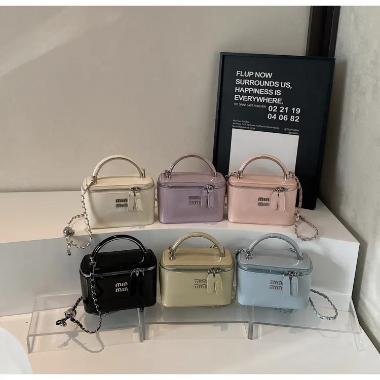Women's Chain Strap Mini Crossbody Bag Cream — feature 19