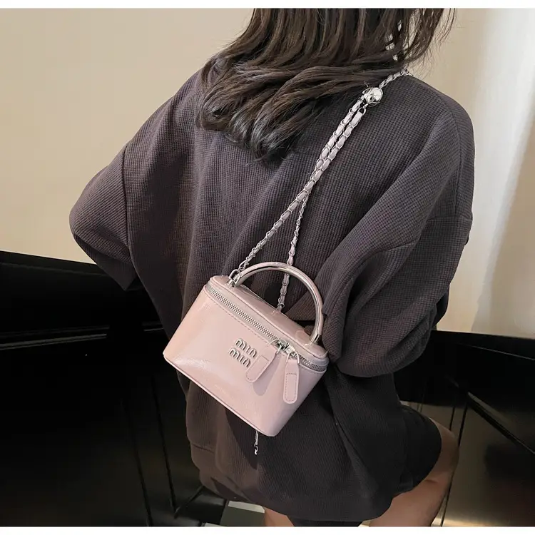 Women's Chain Strap Mini Crossbody Bag Cream — feature 20
