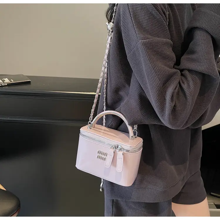 Women's Chain Strap Mini Crossbody Bag Cream — feature 21