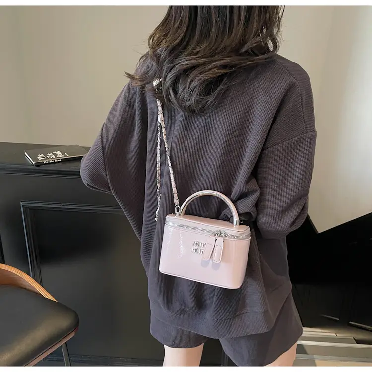 Women's Chain Strap Mini Crossbody Bag Cream — feature 22