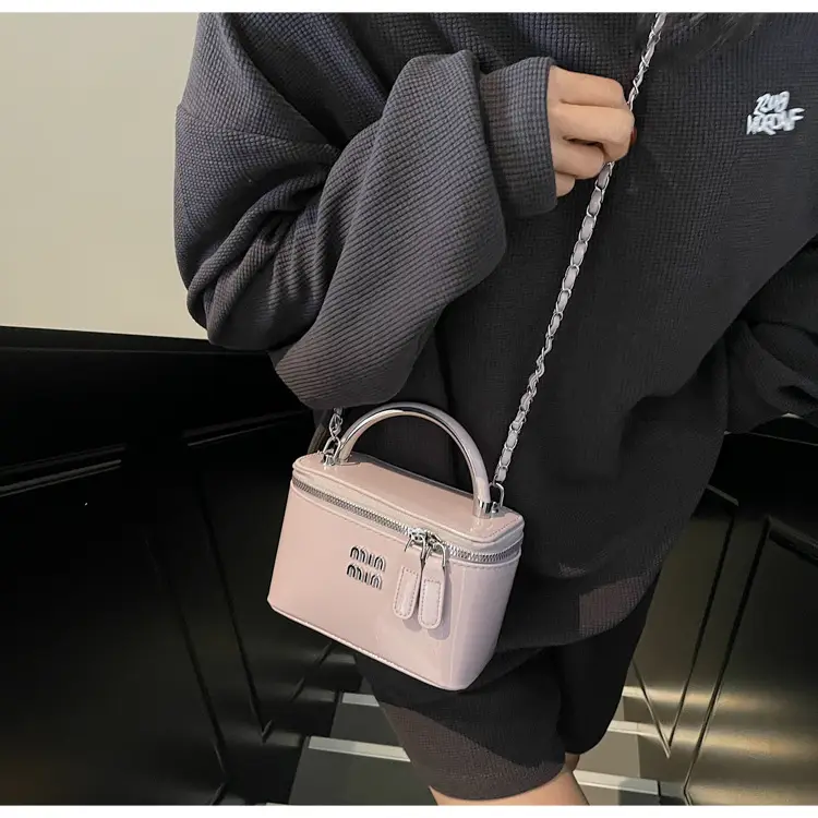 Women's Chain Strap Mini Crossbody Bag Cream — feature 23