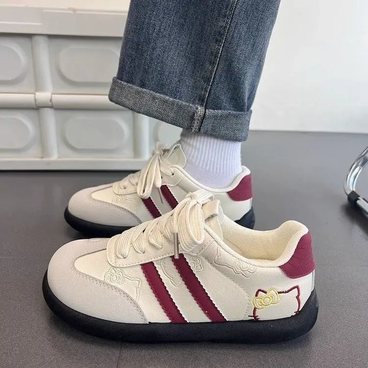 Lightweight and Comfortable White Shoes Women's 2025 New Spring High-value Cute Board Shoes Student All-match Casual Shoes for Women - Image 5