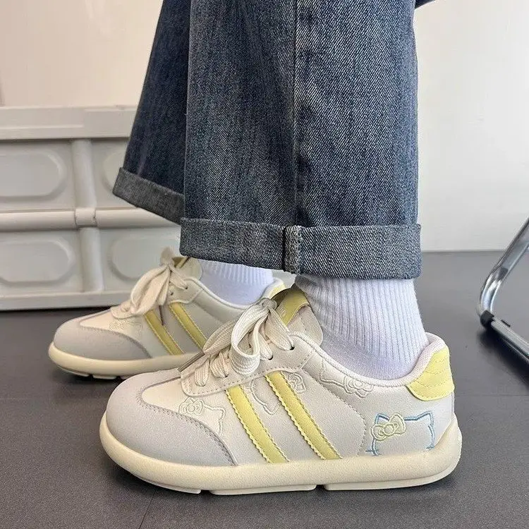 Lightweight and Comfortable White Shoes Women's 2025 New Spring High-value Cute Board Shoes Student All-match Casual Shoes for Women — feature 2