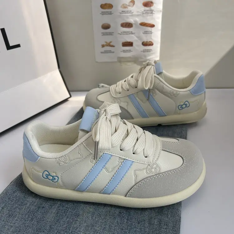 Lightweight and Comfortable White Shoes Women's 2025 New Spring High-value Cute Board Shoes Student All-match Casual Shoes for Women - Image 2