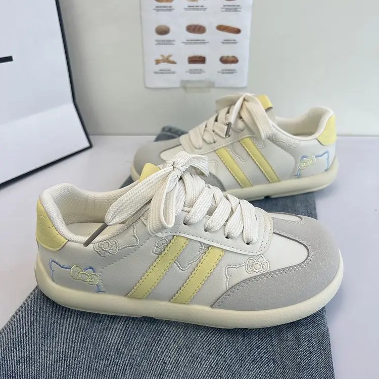 Lightweight and Comfortable White Shoes Women's 2025 New Spring High-value Cute Board Shoes Student All-match Casual Shoes for Women - Image 3