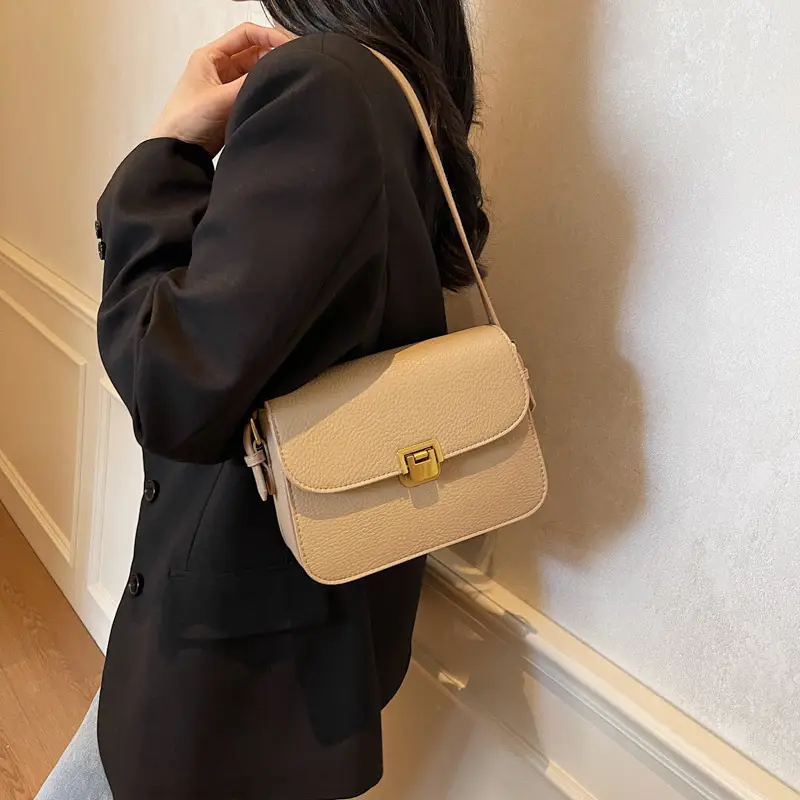 Women's Brown Leather Crossbody Bag with Gold Clasp - Image 6