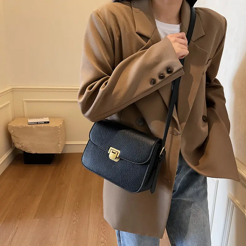 Women's Brown Leather Crossbody Bag with Gold Clasp - Image 8