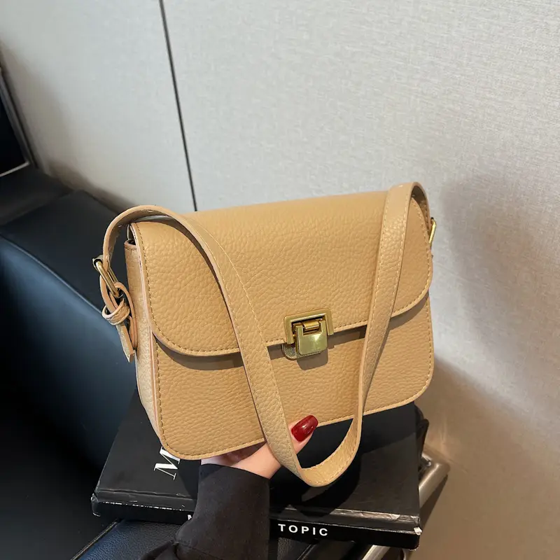 Women's Brown Leather Crossbody Bag with Gold Clasp - Image 3
