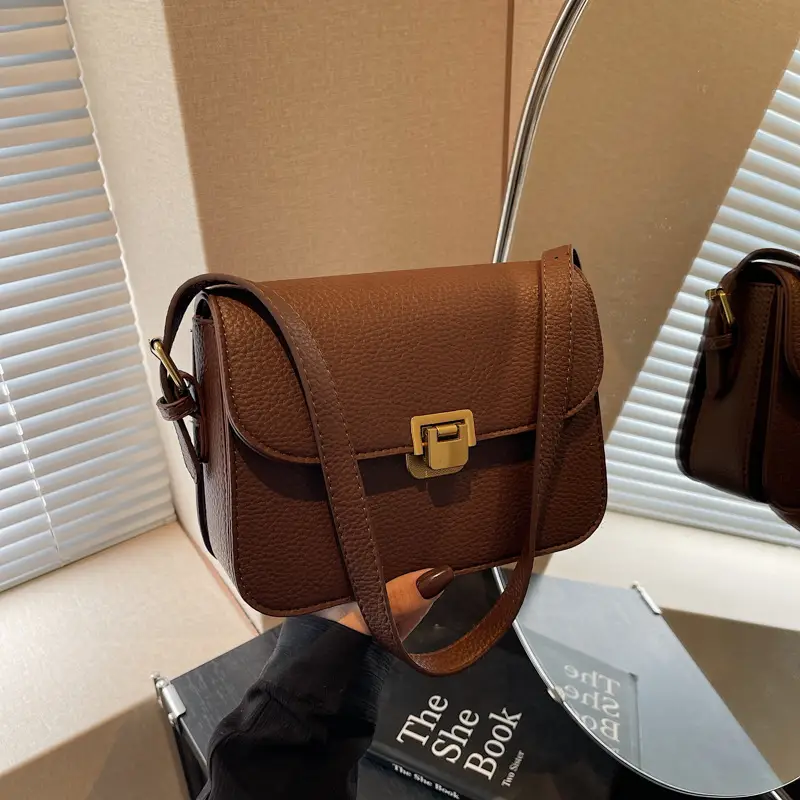 Women's Brown Leather Crossbody Bag with Gold Clasp - Image 4