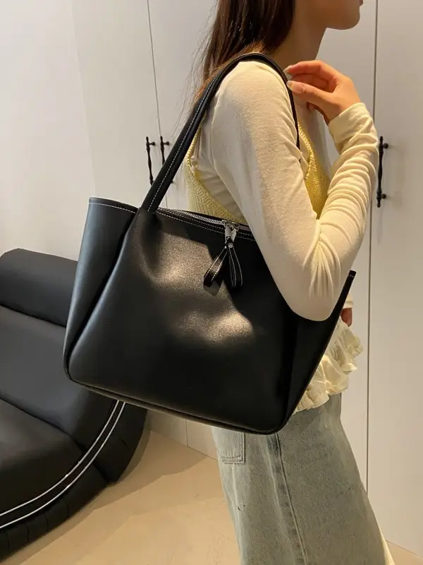 Black Large Capacity Women's Tote Bag 2026 - Image 4