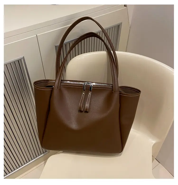 Black Large Capacity Women's Tote Bag 2026 — feature 19