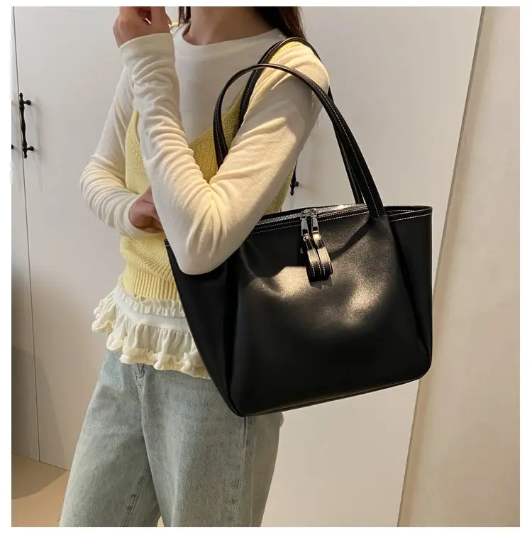 Black Large Capacity Women's Tote Bag 2026 — feature 9