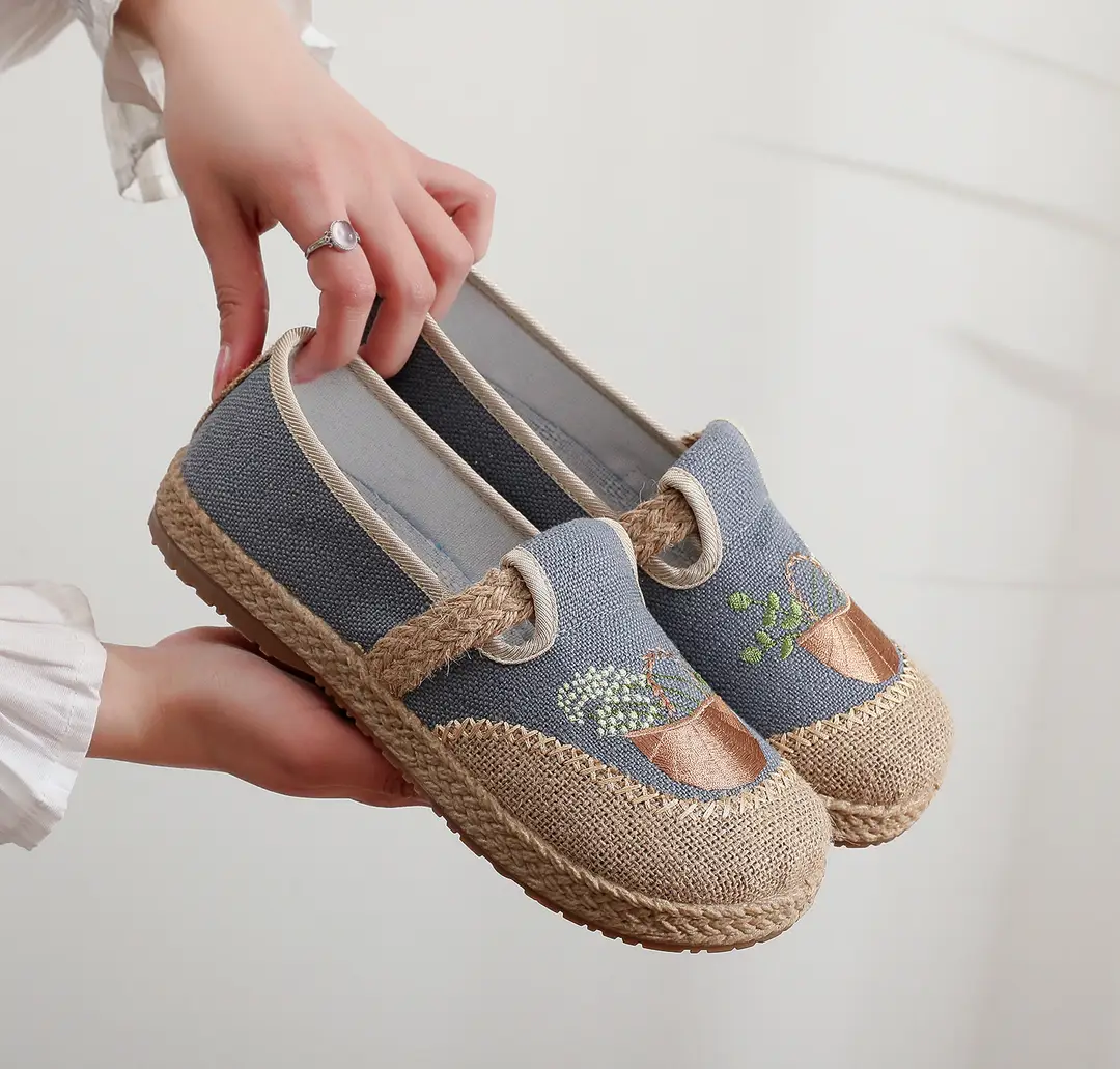 New Old Beijing Cloth Shoes Women's Linen Ethnic Style Canvas Shoes Round-toe Flat Light Soft Bottom Mother Shoes Single-layer Shoes — feature 2