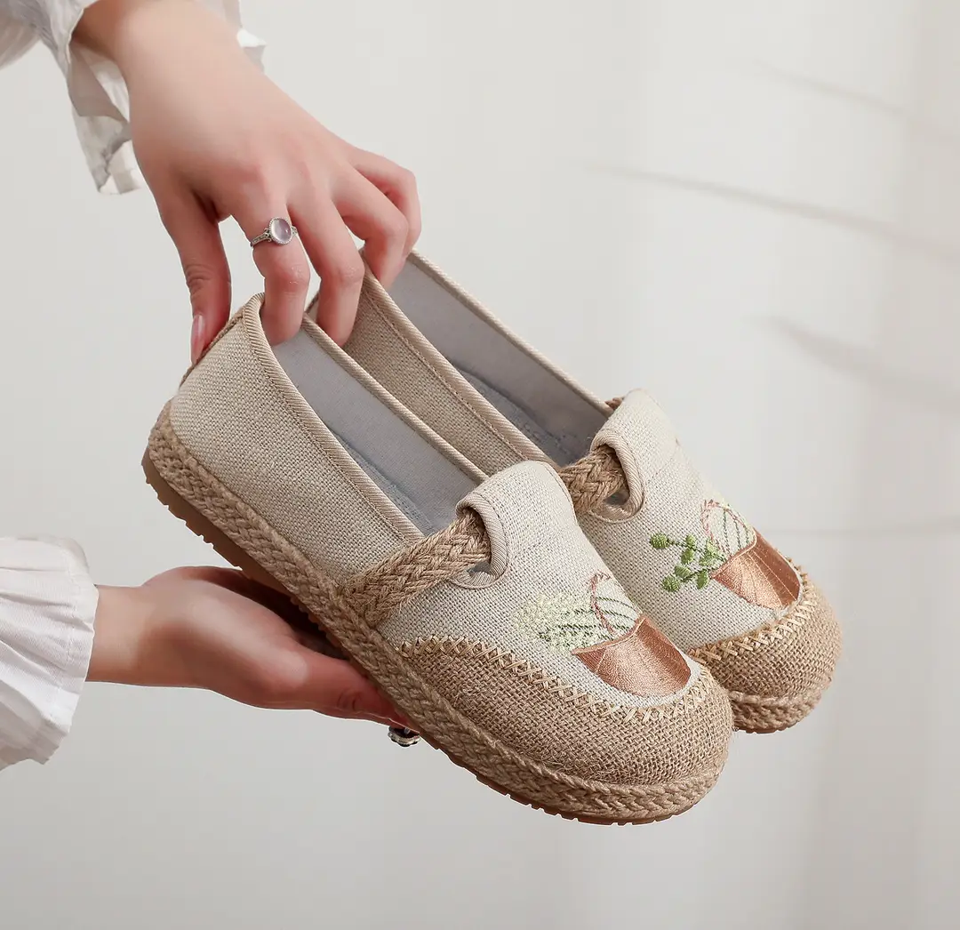 New Old Beijing Cloth Shoes Women's Linen Ethnic Style Canvas Shoes Round-toe Flat Light Soft Bottom Mother Shoes Single-layer Shoes — feature 3