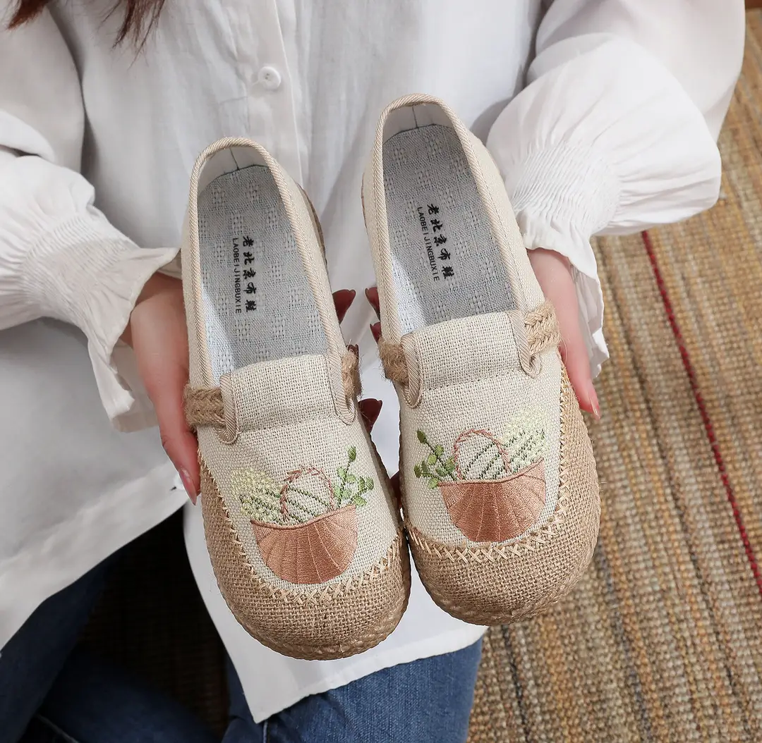 New Old Beijing Cloth Shoes Women's Linen Ethnic Style Canvas Shoes Round-toe Flat Light Soft Bottom Mother Shoes Single-layer Shoes — feature 5