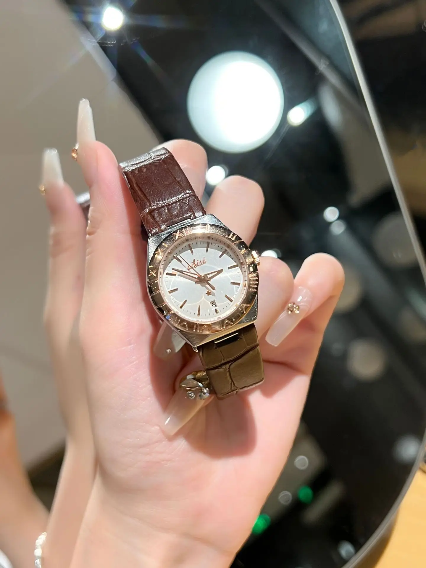 Women's Cross-Border Fashion Watch with Red Leather Band — feature 6