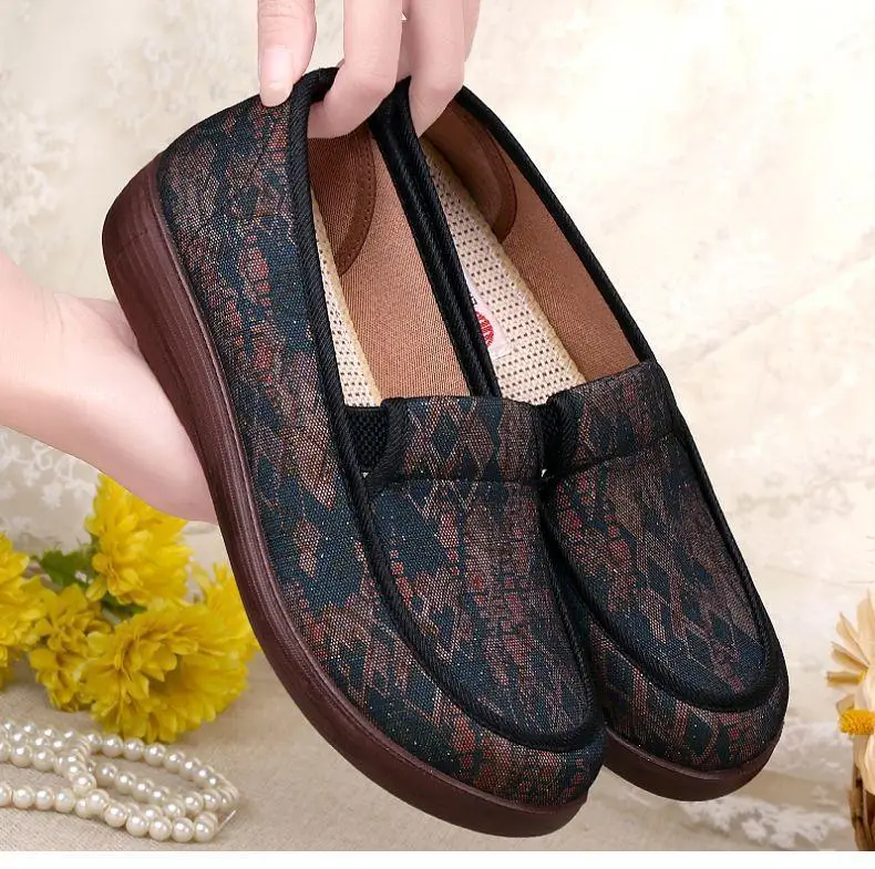 Old Beijing Cloth Shoes Spring and Autumn Women's Non-slip Old Age Vintage Embroidered Milk Shoes Big Foot Bone Loose Old Lady Shoes — feature 19