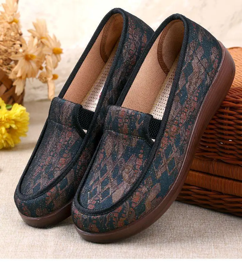 Old Beijing Cloth Shoes Spring and Autumn Women's Non-slip Old Age Vintage Embroidered Milk Shoes Big Foot Bone Loose Old Lady Shoes — feature 20